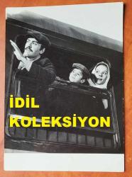 YEŞİLÇAM'IN YILDIZI HÜLYA KOÇYİĞİT'İN ORİJİNAL 5'Lİ FOTOĞRAF SETİ  - 18 x 12 cm EBADINDA - HÜLYA KOÇYİĞİT ''GELİN (1973)'' ADLI YEŞİLÇAM FİLMİNDE KEREM YILMAZER, KAHRAMAN KIRAL, ALİYE RONA, ALİ ŞEN ve KAMRAN USLUER İLE AYNI KAREDEYKEN ÇEKİLMİŞ 5 FARKLI FOTOĞRAF