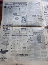 Milliyet Gazetesi - Turkish Newspaper - 31 Mayıs 1960 - Namık Gedik intihar etti - Namık Gedik'in oda arkadaşı Ethem Menderes intihar hadisesini izah etti fotoğraf - Namık Gedik'in kendini 10 metre aşağıya atarken parçaladığı cam görülüyor Fotoğrafı - Orgeneral Cemal Gürsel ve vekillerden bir kısmı kendilerine tezahürat yapan halkı pencereden selamlıyor - Selim Sarper ile Fatin Rüştü Zorlu görüştü - yabancı basın ihtilal dediğin böyle olur - mebuslardan bir kısmı Yassıada'ya sevk edildi - Şemi Ergin Namık Gedik için Allah taksiratını affetsin dedi - intihar yazan Çetin Altan - Hürriyet mücadelemiz 27 Nisan 27 Mayıs Yazı Dizisi - Davutpaşa ve Rami kışlalarındaki genç kız Serap Ok Fotoğrafı - Samim Bahri ve Cenap Galatasarayla anlaştı fotoğraflar - güreş milli takımımız Bulgaristan'a gidiyor - askeri Vali Refik Tulga Dün Taşlıtarlayı gezdi Fotoğrafı - gençlere karşı sahte polis de kullanılmış - Abdülcanbaz'ın maceraları çizen Turhan Selçuk - Adnan Menderes'in Dün hususi dairesi açıldı