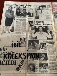 HAFTA SONU DERGİ - GAZETESİ DOĞUM GÜNÜ HEDİYESİ (TURKİSH MAGAZINE - NEWSPAPER) - 2 NİSAN 1982 - Sayı:14 -Müjde Ar-İbrahim Tatlıses-Türkan Şoray-Kadir İnanır-Suna Selen-Nebiș-Nükhet Duru-Akın Uğurlu-Nilüfer Aydan-Adnan Şenses-Fikret Hakan-Gülden Karaböcek-Yonca Yücel-Behice Aksoy-Erkan Özerman-Yıldız Tilbe-Seçil Heper-Nigar Uluer-Osman Yağmurdereli-Selçuk Ural-Kibariye-Yahya Demirel-Hülya Süer-Tahir Demirci-Emel Sayın-Cüneyt Arkın-Ahu Tuğba-Semiramis Çamoğlu-Ahmet Keskin-İnci İpekçi-Samiye-Yasemin Dobra-Ayten Dobra-Sezen Ok-Yılmaz Ok-Sema Oralioğlu-Akın Oralioğlu-Cevher Özden-Mukadder Özden-Kasım Gülek-Kerim Kerimol-Taner Baytok-Şengül Baytok-Uğur Mumcu-Güldal Mumcu-Suna Aksu-Münteha Fattah-Kenan Evren-Teoman Özalp-Tevfik Dölen-Sedef Cauki-Tony Cauki-Aytaç Rasim Demirsoy-Füsun Hasan Eruş-Sevinç Süha Hızalı-Tahir Güler-Meral Güler-Maryo Rodrik-Selim Faks-Ülkü Faks-Didem Baykal-Mehmet Baykal-Hasbi Menteşoğlu-Firuz Kurbanzade-Rahmi Menteş-Deniz Kurbanzade-Turan Güler-Tansel Güler-Nesteren