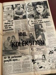 HAFTA SONU DERGİ - GAZETESİ DOĞUM GÜNÜ HEDİYESİ (TURKİSH MAGAZINE - NEWSPAPER) - 2 NİSAN 1982 - Sayı:14 -Müjde Ar-İbrahim Tatlıses-Türkan Şoray-Kadir İnanır-Suna Selen-Nebiș-Nükhet Duru-Akın Uğurlu-Nilüfer Aydan-Adnan Şenses-Fikret Hakan-Gülden Karaböcek-Yonca Yücel-Behice Aksoy-Erkan Özerman-Yıldız Tilbe-Seçil Heper-Nigar Uluer-Osman Yağmurdereli-Selçuk Ural-Kibariye-Yahya Demirel-Hülya Süer-Tahir Demirci-Emel Sayın-Cüneyt Arkın-Ahu Tuğba-Semiramis Çamoğlu-Ahmet Keskin-İnci İpekçi-Samiye-Yasemin Dobra-Ayten Dobra-Sezen Ok-Yılmaz Ok-Sema Oralioğlu-Akın Oralioğlu-Cevher Özden-Mukadder Özden-Kasım Gülek-Kerim Kerimol-Taner Baytok-Şengül Baytok-Uğur Mumcu-Güldal Mumcu-Suna Aksu-Münteha Fattah-Kenan Evren-Teoman Özalp-Tevfik Dölen-Sedef Cauki-Tony Cauki-Aytaç Rasim Demirsoy-Füsun Hasan Eruş-Sevinç Süha Hızalı-Tahir Güler-Meral Güler-Maryo Rodrik-Selim Faks-Ülkü Faks-Didem Baykal-Mehmet Baykal-Hasbi Menteşoğlu-Firuz Kurbanzade-Rahmi Menteş-Deniz Kurbanzade-Turan Güler-Tansel Güler-Nesteren
