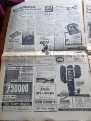 Milliyet Gazetesi - Turkish Newspaper - 8 Aralık 1963 - Cemal Gürsel'in başbakanlık teklifinden sonra İsmet İnönü yeni koalisyon için şartını açıkladı - Ragıp Gümüşpala hayırlı olsun dedi - CHP Meclisi de hükümet kurmamak kararı aldı - İstanbul'a yılın ilk karı yağdı - Almanya özel muhabirimiz Örsan Öymen bildiriyor Köln'de katil zanlısı bir Türk aranıyor - CHP'den ihraç edilen Avni Doğan İsmet İnönü'yü isbata davet etti - Nuri Eroğan'ın Belediye başkanlığı iptal edildi - Mrs. Kennedy beyaz saray'dan Dün ayrıldı - Çerden çöpten yazan Çetin Altan - siyah laleler yazan Ragıp Şevki Yeşim Yazı Dizisi - İstanbul Ankara Radyosu Programı - hem Doktor hem TV yıldızı hem de kraliçe Rosella Risi Fotoğrafı - Kirk Douglas ve Jean Simmons spartaküs'ün bir sahnesinde Fotoğrafı - Galatasaray Demirspor'u 1 0 mağlup edebildi Fotoğrafı - Fenerbahçe Linfield ile maç yapmak üzere Belfasta gidiyor - Beykoz'da yenilen Göztepe artık namağlup değil Fotoğraf - milliyet Spor kervanı Darüşşafaka'da Fotoğrafı