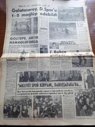 Milliyet Gazetesi - Turkish Newspaper - 8 Aralık 1963 - Cemal Gürsel'in başbakanlık teklifinden sonra İsmet İnönü yeni koalisyon için şartını açıkladı - Ragıp Gümüşpala hayırlı olsun dedi - CHP Meclisi de hükümet kurmamak kararı aldı - İstanbul'a yılın ilk karı yağdı - Almanya özel muhabirimiz Örsan Öymen bildiriyor Köln'de katil zanlısı bir Türk aranıyor - CHP'den ihraç edilen Avni Doğan İsmet İnönü'yü isbata davet etti - Nuri Eroğan'ın Belediye başkanlığı iptal edildi - Mrs. Kennedy beyaz saray'dan Dün ayrıldı - Çerden çöpten yazan Çetin Altan - siyah laleler yazan Ragıp Şevki Yeşim Yazı Dizisi - İstanbul Ankara Radyosu Programı - hem Doktor hem TV yıldızı hem de kraliçe Rosella Risi Fotoğrafı - Kirk Douglas ve Jean Simmons spartaküs'ün bir sahnesinde Fotoğrafı - Galatasaray Demirspor'u 1 0 mağlup edebildi Fotoğrafı - Fenerbahçe Linfield ile maç yapmak üzere Belfasta gidiyor - Beykoz'da yenilen Göztepe artık namağlup değil Fotoğraf - milliyet Spor kervanı Darüşşafaka'da Fotoğrafı