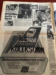 HAFTA SONU DERGİ - GAZETESİ DOĞUM GÜNÜ HEDİYESİ (TURKİSH MAGAZINE - NEWSPAPER) - 9 NİSAN 1982 - Sayı:15 - Zeki Müren-Kibariye-Seçil Heper-Sadri Alışık-Tarık Akan-Necla Nazır-Feride Karaca-Mehlika Kenter-Adnan Şenses-Nazan Şoray-Hadi Çaman-Melek Koçyiğit-Melike Demirağ-Rüçhan Çamay-Nina Harvalia-Sadri Alışık-Tarık Akan-Necla Nazır-Feride Karaca-Seçil Heper-Mehlika Kenter-Adnan Şenses-Nazan Şoray-Zeki Müren-Kibariye-Figen Güçsav-Levent Güçsav-Adnan Güngör-Şeyma Tutucu-Ayla Sayın-Halit Narin-Özden Narin-Betül Germirli-Ali Germirli-Zühre Germirli-Hikmet Tevfik Ercan-Sabahattin Ahmet Germirli-Şule Çobanoğlu-Sen Müvaffak Akçit-Mutlu Erdem İlmen-Leyla Nabi Up-Tomris Kemal Sarper-Elennie Ali Çıtak-Filiz Engin Çağlar-Semra Güven Tezerdi-Ayşe Yalçın Nacar-Sevgi Gönül-Fuat Bayramoğlu-Suna Kıraç-Necdet Kent-Sevim Kent-Oğuz Gökmen-Huriye Gökmen-Rula Habbam-Eva Henry Maçaro-Orhan Gencebay-Zerrin Egeliler
