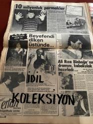 HAFTA SONU DERGİ - GAZETESİ DOĞUM GÜNÜ HEDİYESİ (TURKİSH MAGAZINE - NEWSPAPER) - 16 NİSAN 1982 - Sayı:16 -Türkan Şoray-Rüçhan Adlı-Bülent Ersoy-Zeki Müren-Semiramis Sayar-Ali Rıza Binboğa-Edip Akbayram-Necla Nazır-Ferdi Tayfur-Gülten Evren-Sadri Alışık-Tarık Akan-Seçil Heper-Mehlika Kenter-Adnan Şenses-Mesut Engin-Alaaddin Yavaşça-Melike Demirağ-Nina Harvalia-Altan Atasoy-Filiz Akın-Leman Akın-Pemra Sadıkoğlu-Ali Atasagun-Nesli Kalyoncu-Neda Kazaz-Ali Kazaz-Terzi Yıldırım Mayruk-Vural Gökçaylı-Nevin Ulus-Ayşe Hassan-Hasan Tugay-Mesut Üstünel-Yusuf Üstünel-Saadet Üstünel-Ali Dinçkök-Selnur Dinçkök-İlter Çiftçi-Hikmet Ercan Ceylan-Güzin Dinçkök-Billur Ercan-Özden Narin-Gönül Garan-Birsen Güngör-Barbar Güngör-Erkan Yenal-Meral Yapalı-Osman Türkmenoğlu-Nimetullah Mahruki-Necmettin Gökçe-Murat Taki-Ahmet Deniz-John Cauki-Sedef Cauki-Toni Cauki-Mehrin Dr Adnan Güraynak-Yuşu Soli Hasson-Fethi Donlu-Halit Donlu-Ahmet Donlu-Hakkı Donlu-Mehmet Tüfekçi-Pervin Donlu-Ayşe Tüfekçi-Engin Evren Tüfekç