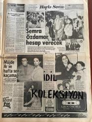 HAFTA SONU DERGİ - GAZETESİ DOĞUM GÜNÜ HEDİYESİ (TURKİSH MAGAZINE - NEWSPAPER) - 28 MAYIS 1982 - Sayı:22 -Türkan Şoray-Hülya Koçyiğit-Cihan Ünal-Kibariye-Emel Sayın-Huysuz Virjin-Muazzez Abacı-Orhan Gencebay-Zeki Müren-Ferdi Özbeğen-Ahmet Özhan-Hale Soygazi-Müjde Ar-Attila Özdemiroğlu-Semra Özdamar-Selçuk Ural-Nesrin Topkapı-Mehmet Ali Birant-Cemre Birant-Jülide Arno-Emel Yelken-Feride Alemdar-Aslı Tunca-Handan Harmankaya-Celal Yardımcı-Engin Aksel-Belma Ören-Rebii Ören-Gülten Tahir İkbal-Senar Orhan Volvadoğlu-Süheyla Osman Kaymak-Zinnur Dirisu-Perizat Perin-Mithat Perin-Ercüment Karacan-Suzan Ortayıldız-Zeynep Sivrioğlu-Yalçın Başar-Abdullah Başar-Derya Gülçin Balaban-Nilgün Nail Keçici-Arlet Yorgo Marasoglu-Yaşar Canan Başar-Nazan Selçuk Süren-Beyhan Ahmet Tuzlazoğlu-Ali Ramazanoğlu-Sema Ramazanoğlu-Şükran Ali Uras-Şükran Kazankaya-Hülya Yavuz Erdem-Turhan Özek-Cihat Özbay-Hasan Oral Şen-Sudrun İçli-Yüksel Şen-Macit Akman-Mualla Akman