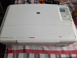 HP DEskjet F370 Yazıcı Tarayıcı - Yazıcı kısmını hiç kullanmadım, Kartuş değişmesi gerekir - Tarayıcı olarak kullandım   yıllarca tarayıcı olarak kullandım. eskı fotografları tarayıp bilgisayara atmak ıcın. yazıcı kısmını calısıp calısmadıgından emın degılım.