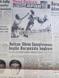 Yeni Sabah Gazetesi - Turkish Newspaper - 2 Haziran 1960 - İsmet İnönü dün ihtilalden hiç haberdar edilmedim dedi - CHP lideri İsmet İnönü basın toplantısı yaptı - Demokrat Parti'nin seçime nasıl gireceğini bilemem - Orgeneral Cemal Gürsel gençliğe hitap etti fotoğraf - Samed Ağaoğlu Ankara'ya götürüldü - Selim Sarper Celal Bayar ve Adnan Menderes ile görüştüğünü açıkladı - Gençlik Anıtkabir'i ziyaret etti Fotoğrafı - Cihat İren devlet olarak kemerleri sıkacağız dedi - Muhlis Erdener İhsan Doruk ve Raif Dinçkök bir askeri vasıta ile Davutpaşa kışlasına götürülüyor fotoğraf - İstanbul'da 17 bin silah ele geçirildi - bütün anti demokratik kanunlar kaldırılıyor - The Times General Cemal Gürsel'in samimiyetinden eminiz diyor - 27 Nisan'dan 27 Mayıs'a 555 K - Nihayet polislere beklenen emir verildi gaz bombaları kullanın - dertli dolap Yunus Emre'nin hayatı yazan Nezihe Araz Yazı Dizisi - Balkan güreş şampiyonası bugün burgaz'da başlıyor - Cihat Arman Fenerbahçe'de vazife aldı - baraj maçı