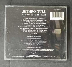 SADECE KUTU VE KARTONETTİR * CD YOKTUR * JETHRO TULL * LIVING IN THE PAST