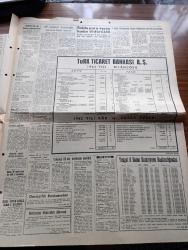 Akşam Gazetesi - Turkish Newspaper - 28 Mart 1963 - Celal Bayar hastaneye alındı - Ankara'da kanlı çarpışmalar - Celal Bayar'ın raporu incelenecek - son olayları protesto için Ankara'da yapılan dünkü nümayişte kendilerine milliyetçi gençlik adı veren üniversiteliler çatıştılar Fotoğrafı - 30 yaralı var partide ele geçen silahlara el kondu - İsmet İnönü kumandanlarla görüştü - Adalet Partisi genel merkezi hücuma uğradı fotoğraf - Adalet Partisi yönetim kurulu'nda partinin feshi istendi - Devlet planlama teşkilatı müsteşarı Ziya Müezzinoğlu 1,5 milyon işsiz insan var dedi - sağlık Bakanı Fethi Çelikbaş şimdi de zeytinyağı ithal edilecek dedi - Karaoğlan'ın maceraları Semerkant casusu yazan ve çizen Suat Yalaz - Son Akın yazan Bekir Büyükarkın Yazı Dizisi - Docteur Renaud Paris parfüm - İtalya'ya 85. Dakikada yenildik - Sormani sol ayağı ile altı pastan kalemize golü atıyor Fotoğrafı - Foto Robotla gol -  Turgay Şeren netice iyi değil fevkaladedir dedi - Adana'da şike dedikodusu var