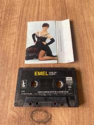 Emel - Karlar Düşer Kağıt Baskı Kaset