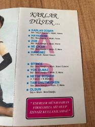 Emel - Karlar Düşer Kağıt Baskı Kaset