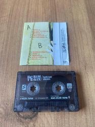 Kerim Tekin - Haykırsam Dünyaya Kaset ( İşaretli fotoğrafta, kartonet kulakçıkta küçük deformasyon var )