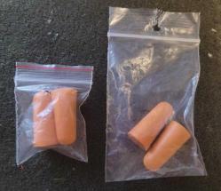 İKİ ÇİFT YÜZÜCÜ KULAK TIKACI.