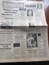 Günaydın Gazetesi - Turkish Newspaper - 4 Mart 1974 - Paris'te düşen Türk Hava Yolları uçağında 347 kişi öldü - 12 kilometre ötede bile cesetler bulundu fotoğraf - ölen kaptan Nejat Berköz Fotoğrafı - Ölen Hostes Semra Hıdır Fotoğrafı - olay yerine giden Paris radyosu muhabiri anlattı ağaçların dallarından cesetler sarkıyordu - Ankara uçağını 300 milyon liraya almıştık - Tepebaşı Cumhuriyet Night Club - Çin Night Club'de dansların taçsız kraliçesi İpek Güler - Londra Camping Ancelo - Dördüncü Türk Yunan rallisini bu defa Türk ekibi kazandı - Yol İş Federasyonu Başkanı Halit Mısırlıoğlu Türk İş'e uyarı yaptı - Süleyman Demirel'in televizyon konuşması meselesi - Suriye İsrail ile kısa zamanda barış masasına oturmak istiyor - Enver Sedat'ın Mısır'a davet ettiği Nixon'un Ortadoğu'da büyük bir geziye çıkacağı açıklandı - Dört Filistinli gerillanın kaçırdığı uçak Amsterdam havaalanına indiği sırada cayır cayır yandı - Fenerbahçe Galatasaray'ın işini bitirdi 2 1 Fotoğrafı - Ayhan Işık