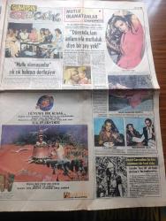 Günaydın Gazetesi - Turkish Newspaper - 25 Eylül 1978 - Süleyman Demirel 21 ekim'deki Adalet Partisi Büyük Kongresi için dedi ki Kamran İnan bana rakip olamaz Fotoğrafı - başbakan yardımcılığından istifa eden Turhan Feyzioğlu'nun yerine öğrencisi Hikmet Çetin getirildi Fotoğrafı - Dr Mahir Canbakan'ın tavsiyesi Cumhurbaşkanı Fahri Korutürk İstanbul'dan Ankara'ya dönsün - dünya erkek vücut güzelliği yarışmasında 2 Türk Eryetiş Kurtaral Ve Serdar Kebapçılar Dünya altıncısı oldular fotoğraf - 4 Arap ülkesi Mısır devlet başkanı Enver Sedat'ı devirmek için 1 Milyar dolarlık fon kurdu - Türk aleyhtarı Gece Yarısı Ekspresi filmini okuyucunun gözleri önüne seriyoruz - Söksa çamaşırları - İngiliz sarayı'nın haşarı çocuğu Prens Charles - Türkiye ile Yunanistan Maraş konusunda anlaşmaya vardı - Philishave tıraş makinesi - Filiz Akın dünyada tam anlamıyla mutluluk diye bir şey yok Fotoğraflar - İlker İnanoğlu Fotoğrafı - Avrupa kupaları ilk tur rövanş maçları için Fenerbahçe Galatasaray gidiyor