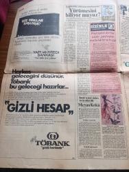 Günaydın Gazetesi - Turkish Newspaper - 12 Eylül 1981 - 12 Eylül 1980 sabahı ülke yönetimine el koyan Milli Güvenlik konseyi üyeleri her alanda yoğun çalışmalarla dolu bir yıl geçirdi fotoğraf - demokrasiye doğru ikinci adım - 12 Eylül 1980 ve 13 Eylül 1980 tarihli günaydın gazeteleri Fotoğrafı - Kenan Evren bu gece televizyonda geçen 12 ayı anlatacak - Bülent Ecevit hakkında dava açıldı - Humeyni'nin en yakın adamı Medeni bomba ile öldürüldü - Orient Express seferini düzenleyen firmanın iki yetkilisi Brigitte Ve Auabel İstanbul'a geldi fotoğraf - bir iş adamı ile aşk yaparken yakalanan Leman Tekeli cinayet sanığı çıktı - Ahmet Özhan 4 şarkı söyleyecek Fotoğrafı - 1971 yapımı Feride filmi ikinci kez ekrana geliyor başrolde Engin Çağlar Emel Sayın Fotoğrafı - dizi film tehlike çemberi saat 19.05'te - Preveze dizisinin Deniz sahneleri Gölcük'te çekilecek - plaj güzeli Nebze Kığ'a ödül olarak eşekle ada turu yaptırdılar Fotoğrafı - Alman parlamentosunda Türk düşmanları yenilgiye uğradı
