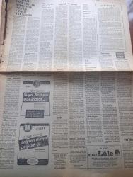 Cumhuriyet Gazetesi - Turkish Newspaper - 12 Eylül 1980 - parlamento bir hükümet feshedildi - silahlı kuvvetler yönetime el koydu - genelkurmay ve Milli Güvenlik konseyi Başkanı Orgeneral Kenan Evren bugün saat 13.00'te Radyo ve televizyondan halka hitap edecek - parlamento üyelerinin dokunulmazlıkları kaldırıldı - teröristlere silah sağlayan bir örgüt ele geçirildi Fotoğrafı - terörün getirdiği yeni yaşam yazan Yalçın Pekşen - dünyada bugün yazan Ali Sirmen - İhsan Sabri'nin eski dosyaları yazan İlhan Selçuk - tarihi yapan kim yazan Melih Cevdet Anday - TÜSİAD üretimdeki yavaşlama kronikleşmiştir - belalı sevgili filminde Burt Reynolds Fotoğrafı - modern eğitim fen dershanesi - radyo ve televizyon programı - Sine Sen mersin'deki silahlı saldırıyı protesto etti - Galatasaray savunma üzerine çalıştı - milli takım baş antrenörü Sabri kiraz - Binicilikte iki bronz kazandık - unutulan Ankara yazan Hıncal Uluç - bombalı pankartlar nedeniyle dün de 5 polis yaralandı - Müşerref Hekimoğlu