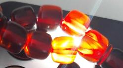 OSMANLI DÖNEMİ MÜCEVHER KUTUSUNDAN YAPILMA KIRMIZI MUHTEŞEM SIKMA KEHRİBAR TESPİH RRR1A1R ÇOK NADİR