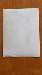 YEŞİLÇAM'IN YILDIZI HÜLYA KOÇYİĞİT'İN ORİJİNAL BÜYÜK BOY FOTOĞRAFI  - 24 x 18 cm EBADINDA - HÜLYA KOÇYİĞİT BEYAZ BİR BAŞÖRTÜSÜ TAKIP KADINLARIN ARASINDA DURURKEN ÇEKİLMİŞ BİR KARE. 1960'LAR