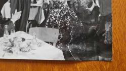 YEŞİLÇAM'IN YILDIZI HÜLYA KOÇYİĞİT'İN ORİJİNAL BÜYÜK BOY FOTOĞRAFI  - 24 x 18 cm EBADINDA - HÜLYA KOÇYİĞİT BİR YEŞİLÇAM FİLMİNDE SAHNEYE ÇIKIP KLARNETÇİNİN YANINDA DANS EDERKEN ÇEKİLMİŞ BİR KARE (AÇIKLAMAYI OKUYUNUZ)