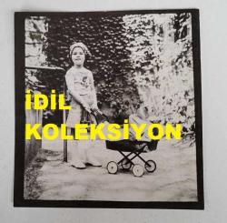 YEŞİLÇAM'IN YILDIZI HÜLYA KOÇYİĞİT'İN KIZI GÜLŞAH ALKOÇLAR'IN AJANS-BASIN FOTOĞRAFI (KAĞIT BASKI)  - 13 x 12 cm EBADINDA