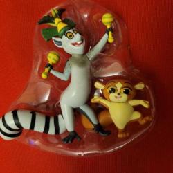 1 Liradan objeler, kitaplar, efemeralar ve herşey.