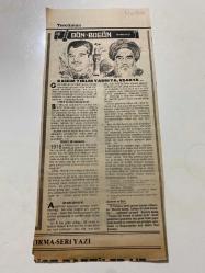 TERCÜMAN GAZETESİ KUPÜRÜ 35 x 13 cm ebatında Tek Yaprak 1980LER - TARİHTEN BUGÜNE İLHAN BARDAKÇI KÖŞE YAZISI -Bardakçı-Saddam Hüseyin-Humeyni-Bizim yerler var uzakta-Nerede kalmış diplomatlar-Çevreye bir baksanıza-Bir kan gayyası ki-Anayasa Komisyonu-Aldıkaçtı hasret gideriyor-Türk-İş