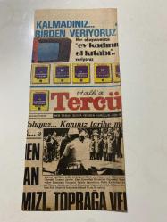 TERCÜMAN GAZETESİ KUPÜRÜ 35 x 13 cm ebatında Tek Yaprak 1980LER - TARİHTEN BUGÜNE İLHAN BARDAKÇI KÖŞE YAZISI -İlhan Bardakçı-Samed Ağaoğlu-Yahya Kemal-Julien Le Moine-Mussolini-Togliatti-Samed Bey’den bir belge hatıra-Getir bil adamı-Yüz bin kere pişman-Gerişi edebiyatı-Kalmadınız birden veriyoruz-Ev kadının el kitabı