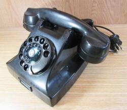 AnTiKa ERİCSSON SiYaH BAKALİT TELEFON....ÇEVİRMELİ