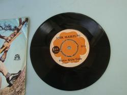 AŞIK MAHSUNİ ŞERİF 