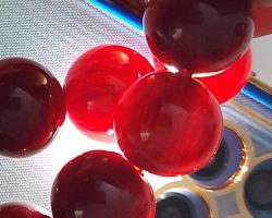 OSMANLI DÖNEMİ OBJEDEN YAPILMA KOYU KIRMIZI RENKLİ MUHTEŞEM SIKMA KEHRİBAR TESPİH GÜMÜŞ PÜSKÜLLÜ 1M2RR2 ÇOK NADİR