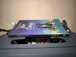 BİR ÖMÜR - BAZI SEVGİLER VARDIR BU DÜNYADA YARIM KALIR UMUDUM ODUR Kİ MAHŞERE TAMAMLANIR