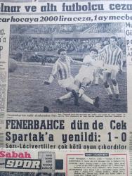 Yeni Sabah Gazetesi - Turkish Newspaper - 14 Ocak 1960 - İsmet İnönü Dün başvekil Adnan Menderes'e sert bir cevap verdi Fotoğrafı - Gümülcine'de sel felaketi Fotoğrafı - Saidi Nursi seyahat için sebep arıyor - üniversiteli gençler irticai protesto etti fotoğraf - Aydın'da Saidi Nursi'yi tenkit eden bir gazetenin sahibi tehdit edildi - Yenigün gazetesi para cezasına mahkum oldu - 2 gazeteci 405'er gün hapse mahkum oldu - Brigitte Bardot kocası ve oğlu Fotoğrafı - Senede 1,5  milyar Türk lirası kazanan adam Isaac Wolfson Fotoğrafı - Cafer İle Hürmüz çizen Altan Erbulak - Hayk Hammer çizen Oğuz Aral - İttihat ve Terakki içinde dönenler anlatan Galip Vardar Yazan Samih Nafiz Tansu Yazı Dizisi - müzik bahisleri yazan Azmi Nihat - Fenerbahçe dün de Çek Spartak'a yenildi fotoğraf - Fenerbahçe'de ilk tedbir antrenör Molnar ve Altı futbolcu cezalandırıldı Fotoğrafı - Coşkun Özarı Galatasaray'a başantrenör oldu fotoğraf - İsmet Uluğ Fenerbahçe başkanı Agah Erozon'a cevap verdi - Burhan Sargun