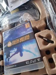 Guitar Hero Live - 2 adet ilk Sahibinden - Kutu Aparat Tam - Tamir Görmedi - 2 adet