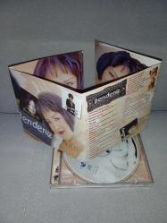 Cd Bendeniz kurtulamıyorum albümü. Orijinal. 1999 Dönem baskı. Neşe müzik / Universal. Disk 10 üzerinden 9.5 sorunsuz çalışıyor. koleksiyonluk