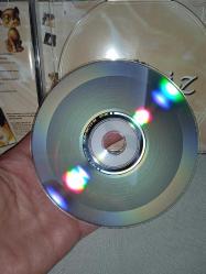 Cd Bendeniz kurtulamıyorum albümü. Orijinal. 1999 Dönem baskı. Neşe müzik / Universal. Disk 10 üzerinden 9.5 sorunsuz çalışıyor. koleksiyonluk