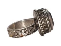 ÖZEL YAPIM MOZANİT TAŞLI GÜMÜŞ YÜZÜK