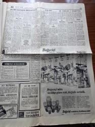 Hürriyet Gazetesi - Turkish Newspaper - 4 Mart 1974 - THY'NİN Londra'ya giden uçağı Paris'te ormana düştü 346 ölü var - tarihin en büyük ve en korkunç uçak kazası  - yabancı ajanslara göre sabotaj cesetler paramparça Fotoğrafı - Kanlı orman ormanlıktan çıkmıştı Fotoğrafı - uçakta az sayıda Türk vardı ölenlerin çoğu paris'ten binen ingilizlerdi - korkunç kazada parça parça olan THY DC 10 Ankara uçağından geriye pek bir şey kalmadı Fotoğrafı - THY en güzel elemanları Oral Ulusman Nejat Berköz Ertan Özer ve Hayri Tezcan'ı kaybetti - düşen uçağı kaçıran İngiliz Rugby takımı şampanya içti - yerini başkası alan hostes Ayşen Gigat keşke Ben ölseydim diyor fotoğraf - Bebek Maksimde Behiye Aksoy Ayhan Işık Müjdat Gezen Nil Burak ve Selma Güneri - Gönül Yazar Murat Soydan Ayten Alpman Cilalı İbo Nükhet Duru çakıl gazinosunda - Akbank Kadıköy şubesi açılıyor - Bu da Fenerbahçe'nin Galatasaray'a balyoz gibi yumruğu 2 1 Fotoğrafı - Fenerbahçe'nin feveranı Birch'ün intiharı yazan Gündüz Kılıç