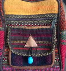 EL DOKUMA KİLİM VE SÜET DERİDEN YAPILMIŞ KOL ÇANTASI.  HİÇ KULLANILMADI