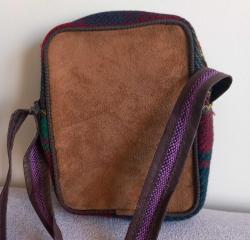 EL DOKUMA KİLİM VE SÜET DERİDEN YAPILMIŞ KOL ÇANTASI.  HİÇ KULLANILMADI