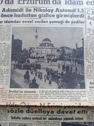 Hürriyet Gazetesi - Turkish Newspaper - 9 Mart 1955 - iki Rus casusu Ivan Adamidi ile Nikolay Antonof sabaha karşı 2.30'da Erzurum'da idam edildi - Londra büyükelçimiz Hikmet Baydur'un cenazesi Fotoğrafı - kadınları koruma derneği faaliyette genç bir kadını sokaktan kurtarıp himayelerini aldılar fotoğraf - Türklüğü tahkir iddiası ile Tevkif edilen doktor Horhoroni - Hıfzı Oğuz Nihat Erimi yeniden sözle düello'ya davet etti - Celal Bayar'ın Bağdat'ta 4. Günü - İzmir'de NATO karargahında çıkan yangın - grip medeniyeti tehdit ediyor - dünya gazeteleri ne diyor - Aşk arzusu çizen Faruk Geç - yetim yavrular filmi başrolde Eşref Kolaç Muhterem Nur İnci ve Taksim sinemasında - avare filmi Çemberlitaş ve yeni sinemada - kardeş kurşunu filmi başrolde Ayhan Işık Turan Seyfioğlu ferah sinemasında - Yunan aşk ilahesi Afrodit'i canlandıran Hilary Firmin Fotoğrafı - seyyar sirklerin kış çalışması Fotoğrafı - İstanbul Ankara Radyosu Programı - Gökler Hakimi Gordon karikatür - Fatoş karikatür