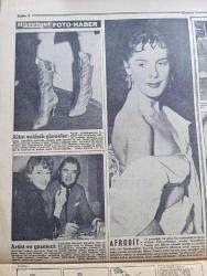 Hürriyet Gazetesi - Turkish Newspaper - 9 Mart 1955 - iki Rus casusu Ivan Adamidi ile Nikolay Antonof sabaha karşı 2.30'da Erzurum'da idam edildi - Londra büyükelçimiz Hikmet Baydur'un cenazesi Fotoğrafı - kadınları koruma derneği faaliyette genç bir kadını sokaktan kurtarıp himayelerini aldılar fotoğraf - Türklüğü tahkir iddiası ile Tevkif edilen doktor Horhoroni - Hıfzı Oğuz Nihat Erimi yeniden sözle düello'ya davet etti - Celal Bayar'ın Bağdat'ta 4. Günü - İzmir'de NATO karargahında çıkan yangın - grip medeniyeti tehdit ediyor - dünya gazeteleri ne diyor - Aşk arzusu çizen Faruk Geç - yetim yavrular filmi başrolde Eşref Kolaç Muhterem Nur İnci ve Taksim sinemasında - avare filmi Çemberlitaş ve yeni sinemada - kardeş kurşunu filmi başrolde Ayhan Işık Turan Seyfioğlu ferah sinemasında - Yunan aşk ilahesi Afrodit'i canlandıran Hilary Firmin Fotoğrafı - seyyar sirklerin kış çalışması Fotoğrafı - İstanbul Ankara Radyosu Programı - Gökler Hakimi Gordon karikatür - Fatoş karikatür