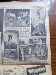 Hürriyet Gazetesi - Turkish Newspaper - 9 Mart 1955 - iki Rus casusu Ivan Adamidi ile Nikolay Antonof sabaha karşı 2.30'da Erzurum'da idam edildi - Londra büyükelçimiz Hikmet Baydur'un cenazesi Fotoğrafı - kadınları koruma derneği faaliyette genç bir kadını sokaktan kurtarıp himayelerini aldılar fotoğraf - Türklüğü tahkir iddiası ile Tevkif edilen doktor Horhoroni - Hıfzı Oğuz Nihat Erimi yeniden sözle düello'ya davet etti - Celal Bayar'ın Bağdat'ta 4. Günü - İzmir'de NATO karargahında çıkan yangın - grip medeniyeti tehdit ediyor - dünya gazeteleri ne diyor - Aşk arzusu çizen Faruk Geç - yetim yavrular filmi başrolde Eşref Kolaç Muhterem Nur İnci ve Taksim sinemasında - avare filmi Çemberlitaş ve yeni sinemada - kardeş kurşunu filmi başrolde Ayhan Işık Turan Seyfioğlu ferah sinemasında - Yunan aşk ilahesi Afrodit'i canlandıran Hilary Firmin Fotoğrafı - seyyar sirklerin kış çalışması Fotoğrafı - İstanbul Ankara Radyosu Programı - Gökler Hakimi Gordon karikatür - Fatoş karikatür