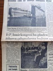 Hürriyet Gazetesi - Turkish Newspaper - 21 Mart 1955 - Suriye'nin son muhtırası Dün elçiye iade olundu - notayı bizzat iade eden başvekil Adnan Menderes - Yüzer havuz Fotoğrafı - italya'daki Ordu maçlarını zaferle açtık Fotoğrafı - Türk ordu takımı 3-0 Hollanda'ya galip geldi - dünya ordulararası futbol şampiyonasında İtalya Mısır yenişemedi - Demokrat Parti İzmir Kongresi bugünden itibaren çalışmalarına başlıyor - Adnan Menderes Endonezya'ya davet edildi - Churchill 1 2 hafta içinde istifa edecek - Ankara koleji öğrencileri dinlenmek için İstanbul'a geldi Haydarpaşa garında Fotoğrafı - Türkiye Masonlar Derneği Kongresi Tepebaşı'nda yapıldı fotoğraf - dünya gazeteleri ne diyor - İstanbul belediyesi ile petrol şirketi arası dava - Adalar gecesi şiir komedi tiyatrosunda takdim eden Muzaffer Tema - Aşk Arzusu çizen Faruk Geç - Türkiye Hollanda Ordu maçından Telecronixle aldığımız fotoğraflar - İsfendiyar ve Ali'nin beraber sürdürdüğü bir akın Fotoğrafı - İstanbul Ankara Radyosu Programı