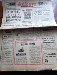 Ankara Gazetesi - Turkish Newspaper - 18 Eylül 1976 - günün meselesi Yunanistan'daki NATO üslerinin geleceği - Süleyman Demirel 6. Basın toplantısını bugün yaptı - ucuz giyim fuarına rağbet gün geçtikçe azalıyor yazan Aysun Devrilmez - 9 Eylül'de ölen Çin lideri Mao Zedung'un devlet başkanı olmaması nedeniyle Türkiye'de bugün bayraklar yarıya inmedi - ODTÜ öğrencileri bir günlük boykot kararı aldılar yazan Mustafa S. Tümer - anıtlaşan yapılarımız  yazan Laleli Camii yazan Aysel Okan - Genel İş bugün Ankara'da yapılan mitinge katılmadı - Vip turizm - Yeşilçam aile gazinosunda Sevtap Çetinkale Nazan Koral - Luna Parkta Neşe Karaböcek Gökben İzzet Altınmeşe Ayhan Işık - Taşlık gazinosunda Nigar Uluerer İzzet Günay Nükhet Duru - öldüren Çinli bebek filmi Atlas sinemasında - arkadaşım Bruce Lee filmi yeni Melek sinemasında - TRT radyo programı - Ozan Selahattin Demircan ve eseri silik hatıralar yazan Nuri Kırcıoğlu - O Kente şiiri yazan Ayfer Kaur - barış gücü askeri Kıbrıs'tan atıldı