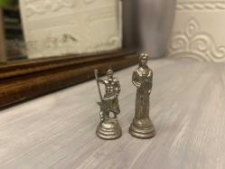 mini antik adam figürleri