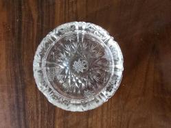 Vintage Kurşun kristal veya yüksek kaliteli pres camdan yapılmış kesme cam (cut glass) küllükler