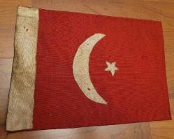 LOT.2 » ESKİLERDEN EL DİKİMİ BAYRAK. ASKER GÖĞÜS CEBİ. NADİR.