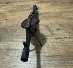 EAGLE 55 Lewis Tarzı Mini Obje Tarihi WWI Lewis Gun'dan esinlenilmiş metalik model. Üzerinde EAGLE 55 yazısı bulunur. Dekoratif veya hediyelik amaçlı Boy 30 cm