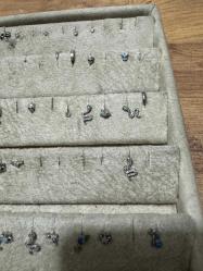 Çeşit çeşit mini çelik küpeler 48 Adet Toplu olarak satılık